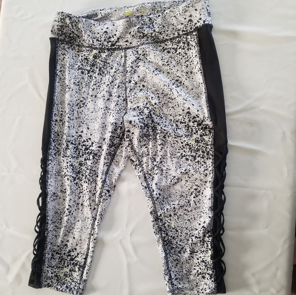 💜 5 for $25! Xersion Capri Leggings